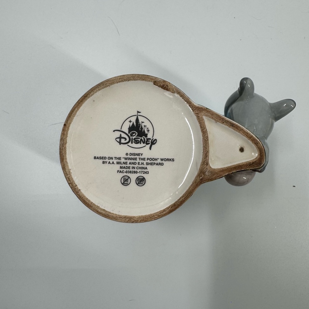 Winnie The Pooh And Eeyore Coffee Mug Chip on Bottom OF CUP NOT VISIBLE - Picture 10 of 11